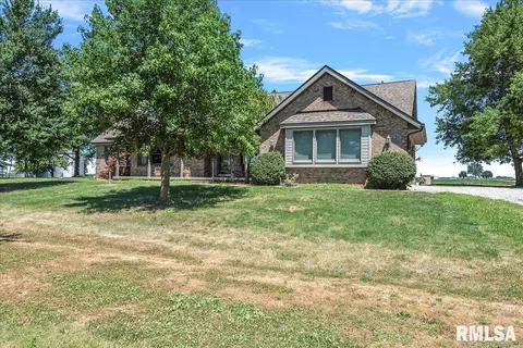 2103 N 1700 E Rd, Stonington, IL 62567
