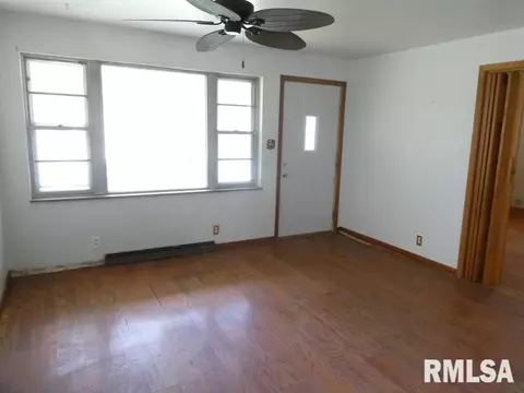 2228 Grandview Ave, Springfield, IL 62702 photo 2