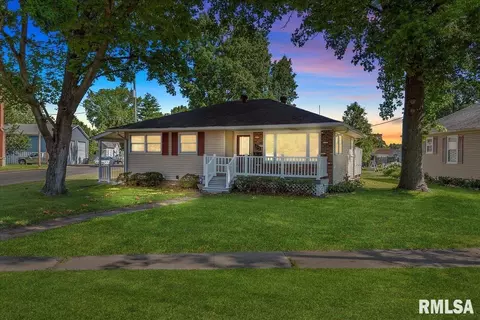 428 W 2nd South St, Carlinville, IL 62626