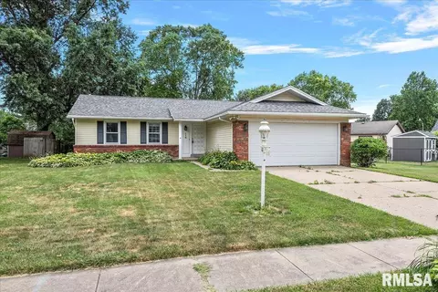 116 Springbrook Dr, Springfield, IL 62702