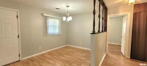 Entry Way - 26 Ridge Ct, Springfield, IL 62703 photo 3 of 8