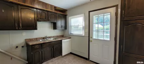 Entry Way - 26 Ridge Ct, Springfield, IL 62703 photo 5 of 8