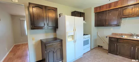 Entry Way - 26 Ridge Ct, Springfield, IL 62703 photo 7 of 8