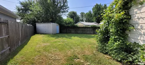 Exterior - 26 Ridge Ct, Springfield, IL 62703 photo 3 of 4