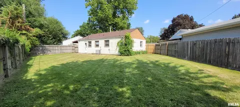 Exterior - 26 Ridge Ct, Springfield, IL 62703 photo 2 of 4