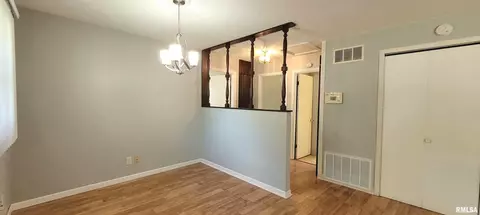 Entry Way - 26 Ridge Ct, Springfield, IL 62703 photo 2 of 8