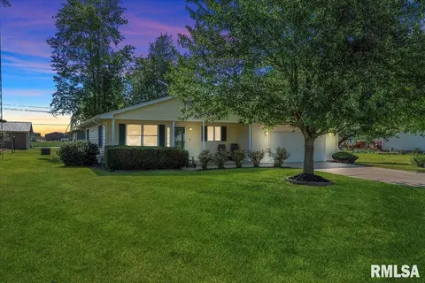 208 Oak St, Chapin, IL 62628