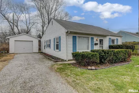 3026 S 3rd St, Springfield, IL 62703 photo 2