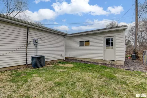 3026 S 3rd St, Springfield, IL 62703 photo 25