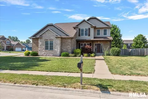 901 Timmy Ct, Chatham, IL 62629