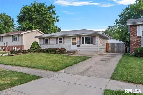 2325 Stokebridge Rd, Springfield, IL 62702 photo 2