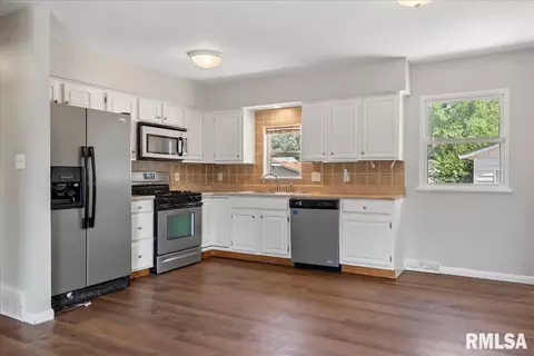 2325 Stokebridge Rd, Springfield, IL 62702 photo 7