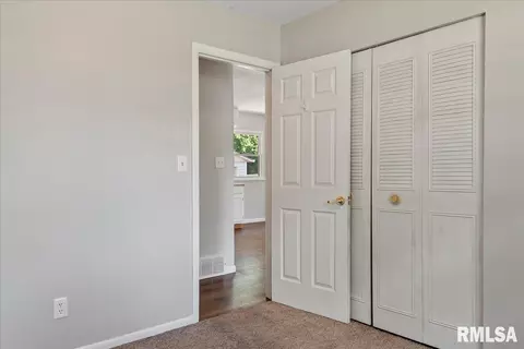 2325 Stokebridge Rd, Springfield, IL 62702 photo 17