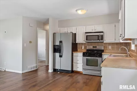 2325 Stokebridge Rd, Springfield, IL 62702 photo 8