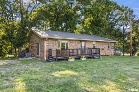 973 Clear Lake Rd, Dawson, IL 62520