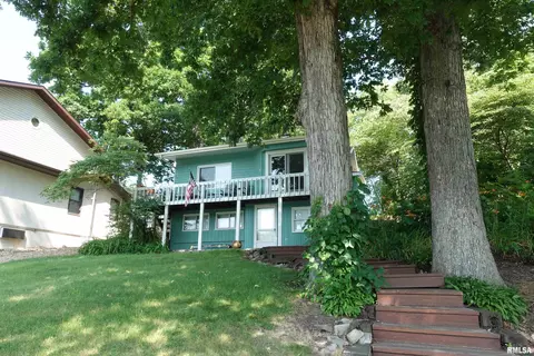 1037 Island Ln, Galesburg, IL 61401
