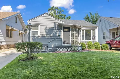 2224 Holmes Ave, Springfield, IL 62704 photo 2
