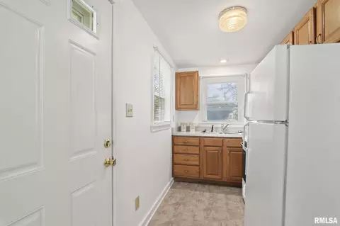 218 St Joseph St, Springfield, IL 62703 photo 6