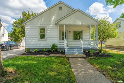 428 N Sherman St, Lincoln, IL 62656