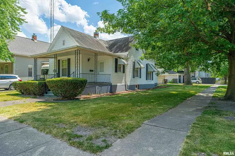 603 Peoria St, Lincoln, IL 62656