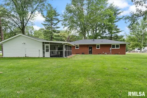Exterior - 6186 Horseview Dr, Springfield, IL 62712 photo 4 of 12