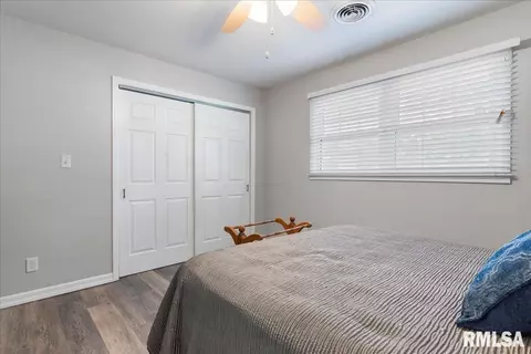 Bedroom - 6186 Horseview Dr, Springfield, IL 62712 photo 4 of 5