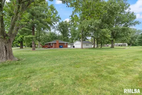Exterior - 6186 Horseview Dr, Springfield, IL 62712 photo 9 of 12