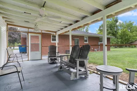 Exterior - 6186 Horseview Dr, Springfield, IL 62712 photo 8 of 12