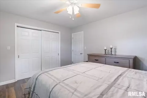 Bedroom - 6186 Horseview Dr, Springfield, IL 62712 photo 2 of 5