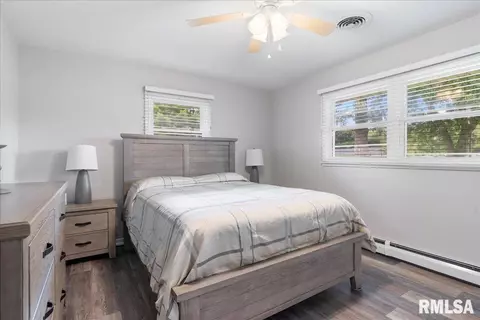 Bedroom - 6186 Horseview Dr, Springfield, IL 62712 photo 1 of 5