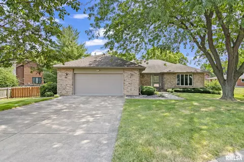 2601 Meadow Pointe Dr, Springfield, IL 62702 photo 2