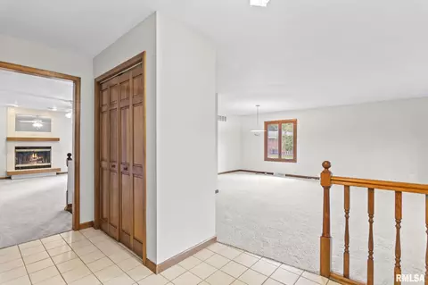 2601 Meadow Pointe Dr, Springfield, IL 62702 photo 6
