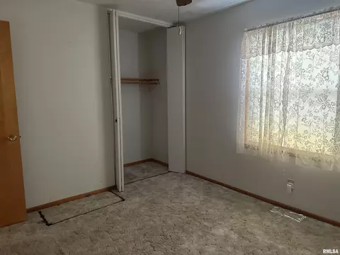 1711 Fairmont Dr, Springfield, IL 62702 photo 8