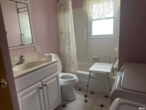 1711 Fairmont Dr, Springfield, IL 62702 photo 7