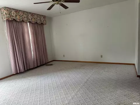 1711 Fairmont Dr, Springfield, IL 62702 photo 9