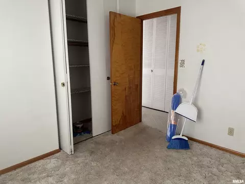 1711 Fairmont Dr, Springfield, IL 62702 photo 11