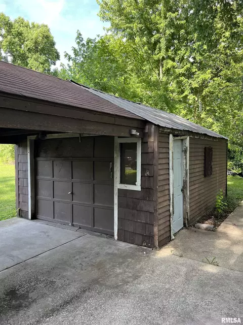 1956 S 19th St, Springfield, IL 62703 photo 5