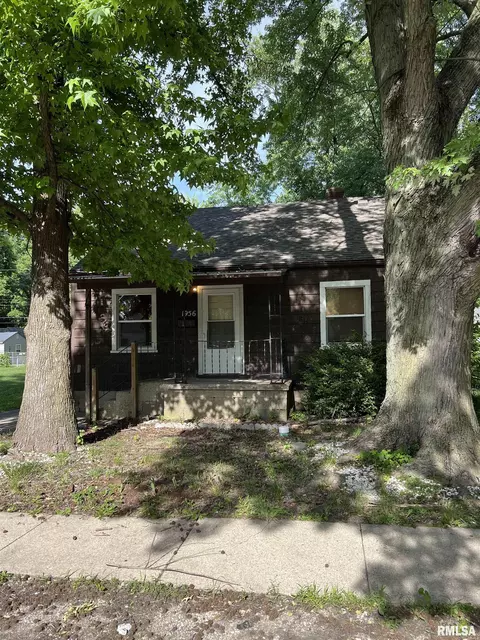 1956 S 19th St, Springfield, IL 62703 photo 2