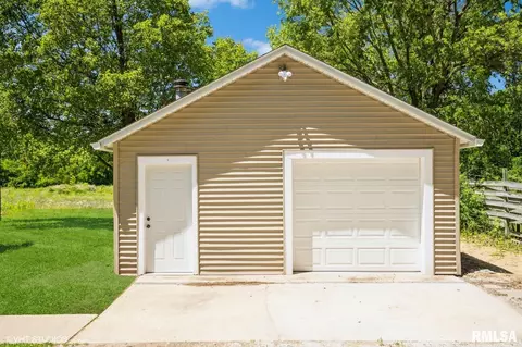3535 S Skyline Ave, Decatur, IL 62521 photo 14