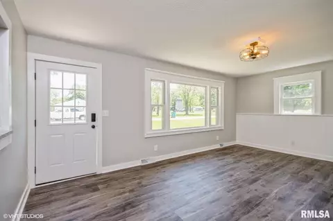 3535 S Skyline Ave, Decatur, IL 62521 photo 3