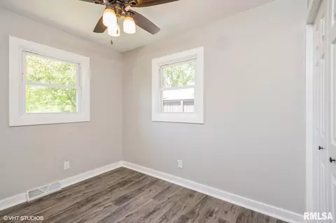 3535 S Skyline Ave, Decatur, IL 62521 photo 9