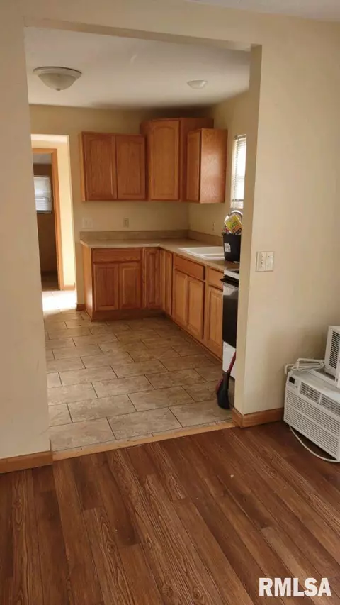 2708 S Whittier, Springfield, IL 62704 photo 4
