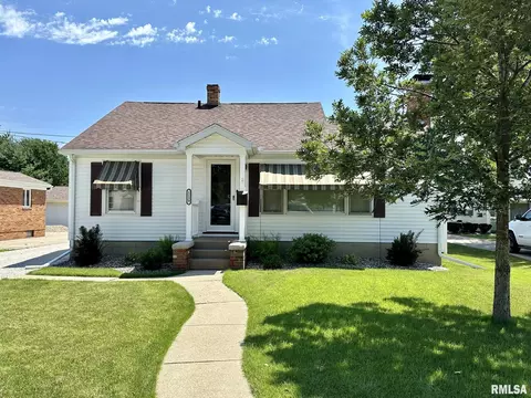 1139 Brown Ave, Galesburg, IL 61401