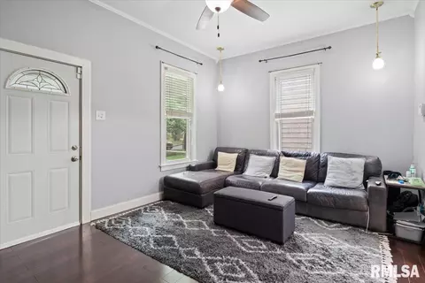 109 S State St, Springfield, IL 62702 photo 5