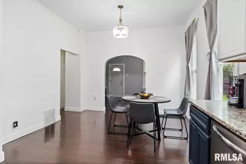 109 S State St, Springfield, IL 62702 photo 10