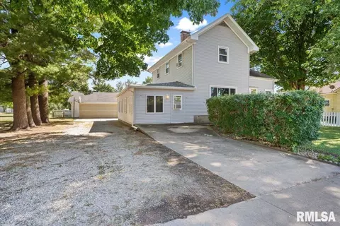 20 W Kenney St, Divernon, IL 62530