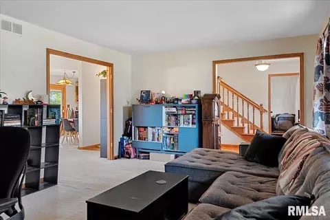 2316 Shabbona Dr, Springfield, IL 62712 photo 5