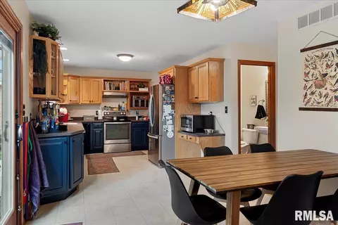 2316 Shabbona Dr, Springfield, IL 62712 photo 10