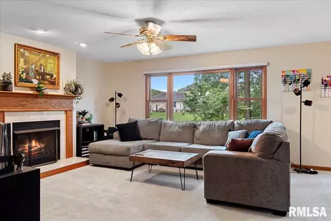 2316 Shabbona Dr, Springfield, IL 62712 photo 7