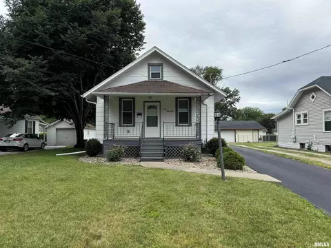 1258 Brown Ave, Galesburg, IL 61401